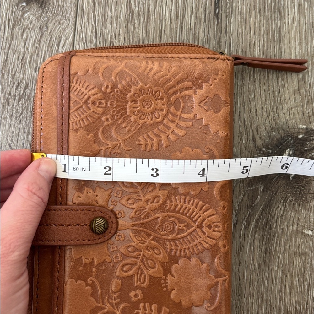 The Sak Brown Leather Wallet - Picture 7 of 8